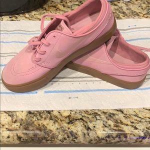 men’s pink janoskis